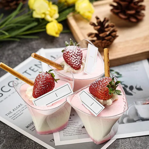 Vista 2 de Tosnail Paquete de 50 vasos triangulares de postre de 4 onzas, vasos desechables de plástico con 50 cucharas de postre de plástico