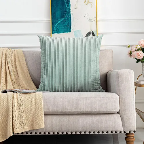 Vista 23 de UGASA - Fundas de almohada decorativas de terciopelo suave y sólidas de Navidad para sala de estar/sofá, 16 x 16 pulgadas, 2 unidades, color burdeos