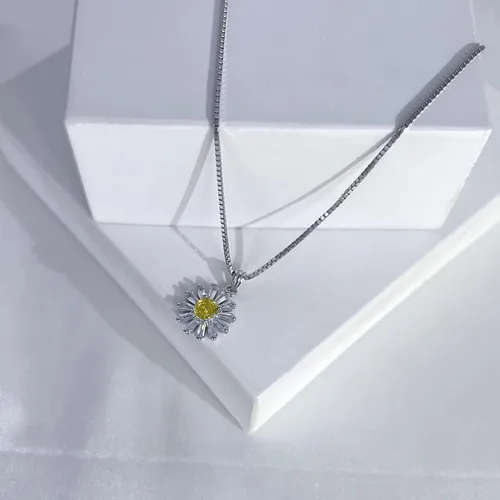 Vista 2 de Collar con colgante de flor de margarita de plata de ley 925 para mujer, cadena de caja de 0.039 in