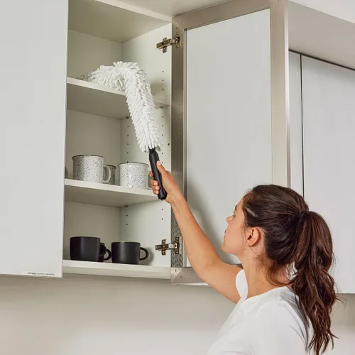 Vista 8 de Rubbermaid Commercial FGQ85000BK00 HYGEN - Varilla para sacudidor flexible con funda de microfibra, color blanco