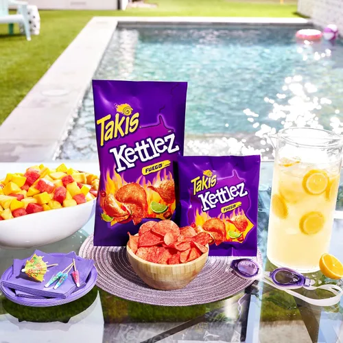 Vista 4 de Takis Fuego Kettlez Patatas fritas cocidas en hervidor, bolsa de 8 onzas