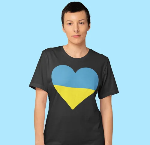 Vista 8 de Love Ukraine Heart Shirt