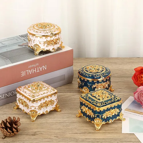 Vista 7 de Hipiwe Caja de Joyería de Metal Vintage - Pequeño Organizador de Baratijas Caja para Anillos con Patrón de Rosas, Caja de Almacenamiento de Joyas