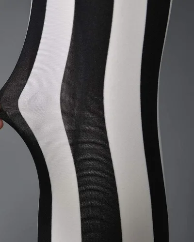 Vista 5 de miccostumes Disfraz de terror de rayas verticales y negras y blancas para mujer, con corbata
