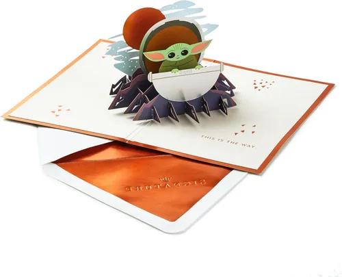 Vista 5 de Hallmark Star Wars Tarjeta Emergente de Cumpleaños o Felicitaciones (Baby Yoda) Que el 4 te Acompañe, Tarjeta 3D Signature Paper Wonder