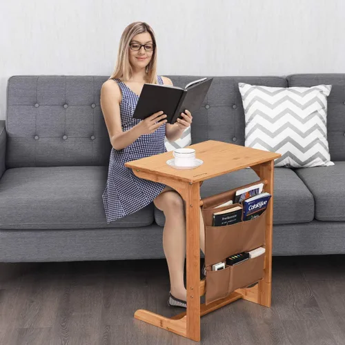 Vista 2 de COSTWAY Mesa auxiliar 100% de bambú, mesa auxiliar con bandeja de TV en forma de L, mesa auxiliar de aperitivos para computadora portátil con bolsa