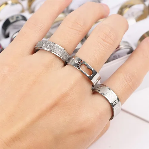 Vista 9 de 50PcsLot Fashion Stainless Steel Heart Rhinestone Band Rings For Women Men Mix Style Party Jewelry Wholesale