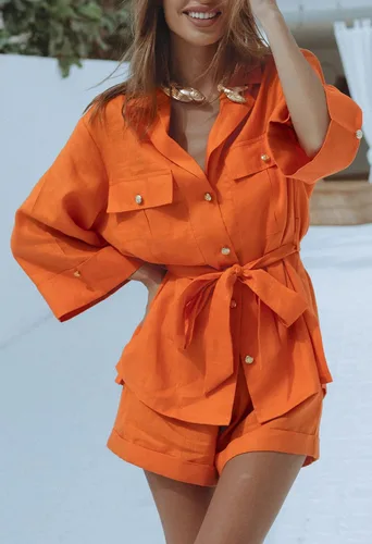 Vista 2 de Fixmatti Conjunto de 2 piezas de camisa y pantalones cortos de manga corta con cuello en V y botones, Naranja