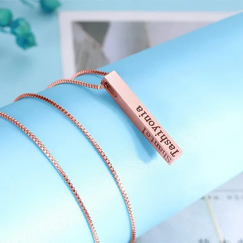 Vista 2 de Collar con dije de plata esterlina con nombre grabado en 3D y personalizado con cualquier nombre