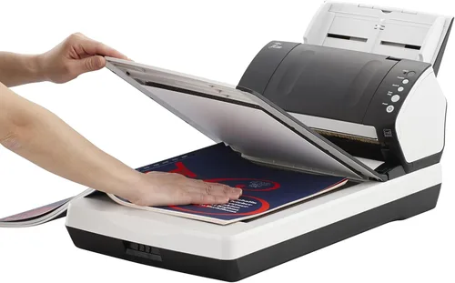 Vista 3 de Fujitsu fi-7240 Robusto Escáner de documentos dúplex de escritorio de oficina general a color con alimentador automático de documentos (ADF) y cama