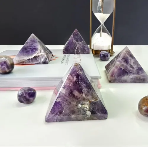 Vista 6 de Shubhanjali Pirámide de piedra de amatista púrpura para la curación de Reiki y la pirámide de piedra curativa de cristal, 30-40 Gm