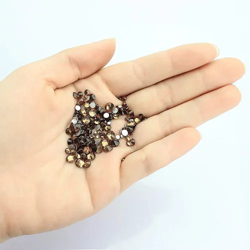Vista 30 de LolliBeads Piedras redondas de resina para uñas con parte trasera plana y cristales acrílicos.