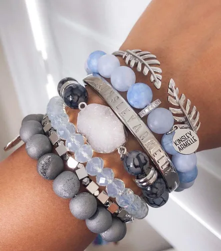 Vista 8 de Kinsley Armelle Colección Stone - Pulsera Lunar de Plata