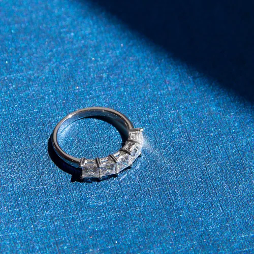 Vista 6 de Anillo de moissanita eternidad, anillos de boda para mujer, 2.0 quilates, 5 piedras, anillo de moissanita de plata de ley 925 con chapado en oro