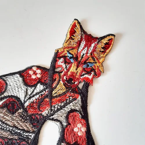 Vista 2 de Moks497 Kitsune Japan Embroidered Patch, Set of Fox in Kimono and Flowers Large Patch