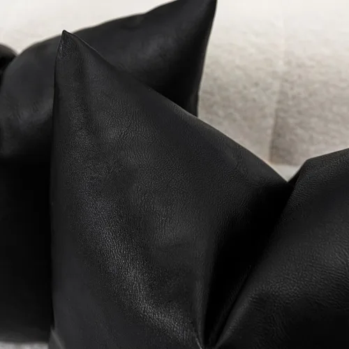 Vista 3 de Juego de 2 fundas de almohada modernas de piel sintética negra de 18 x 18 pulgadas, fundas decorativas de doble cara para sala de estar, sofá