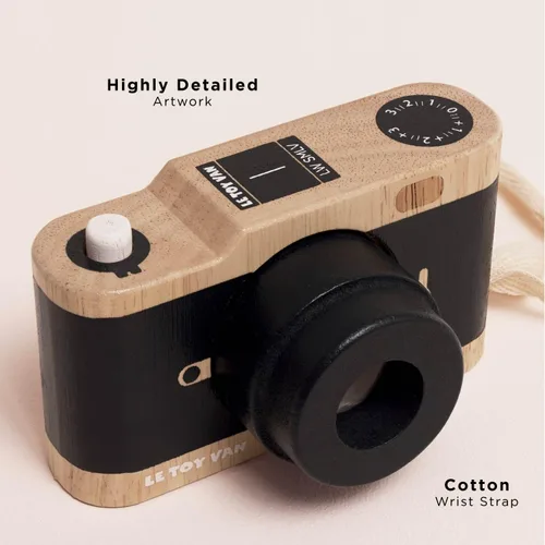Vista 5 de Le Toy Van Cámara de madera vintage – FSC 100% madera sostenible certificada – Cámara retro para niños con lente caleidoscopio y obturador a presión