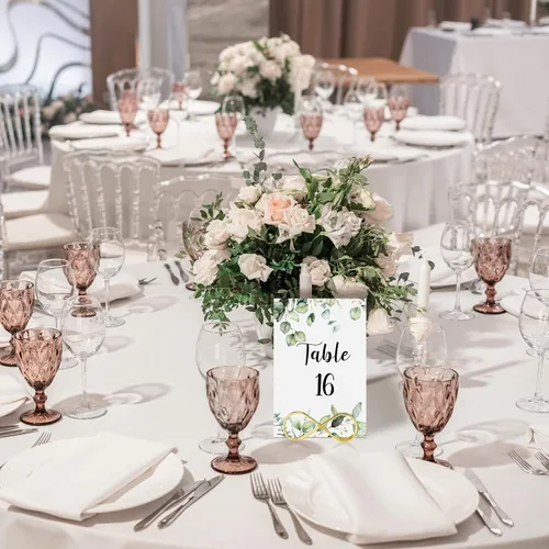 Vista 5 de Marspark 26 números de mesa de boda con 26 soportes de mesa dorados, eucalipto verde, tarjetas de número de recepción de boda con cabeza, etiqueta