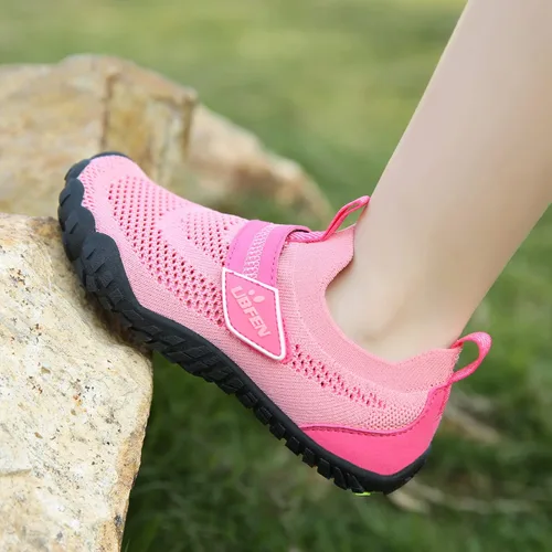 Vista 6 de UBFEN Zapatos de agua para niños y niñas, de secado rápido, ligeros, calcetines acuáticos para niños pequeños y grandes, zapatos de natación