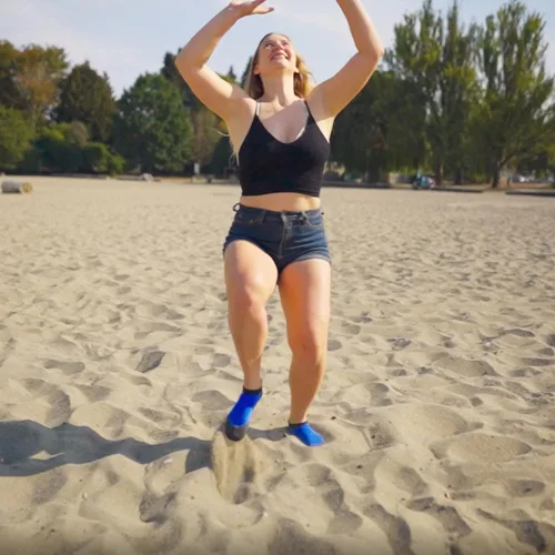 Vista 2 de Tilos Calcetines deportivos para adultos y niños, protegen contra la arena caliente y las quemaduras solares para deportes acuáticos y actividades