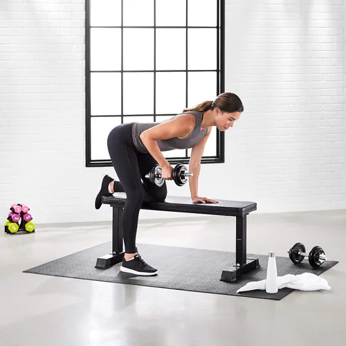 Vista 6 de Amazon Basics - Alfombrilla para cinta de correr y protector de piso para equipos de ejercicio