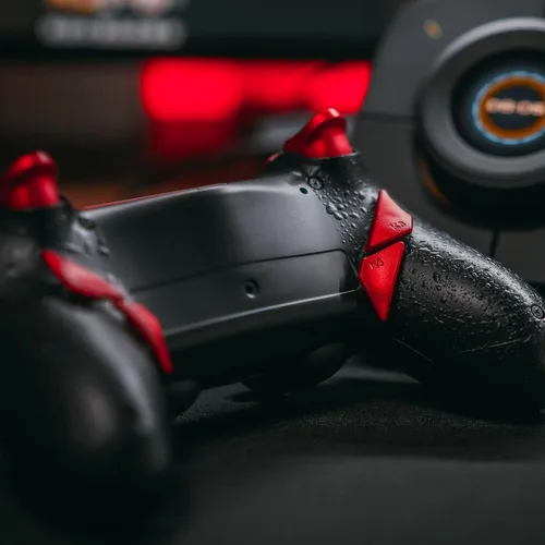 Vista 3 de HEXGAMING NEW EDGE Wireless Pro Controller Compatible with ps4-4 Remappable Back Buttons - Hair Triggers - Interchangeable Thumbsticks - Black Red