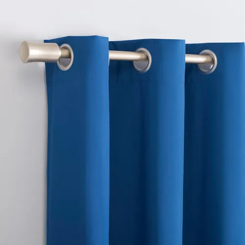 Vista 3 de Sun Zero Halton Bright Vibes Panel de Cortina Opaca Total con Ojales, 40" x 63", Azul Clásico