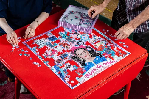 Vista 6 de eeBoo: Piece and Love Viva la Vida Frida Kahlo - Rompecabezas cuadrado de 1000 piezas para adultos, rompecabezas para adultos y familias, piezas