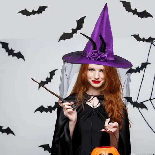 Vista 7 de Sombrero de bruja de Halloween con malla de encaje suave, flor de rosa y pluma, accesorio de disfraz de Halloween, sombrero de bruja