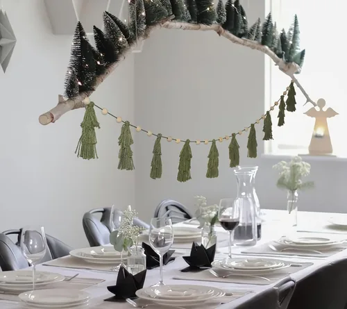 Vista 4 de Guirnalda de Borlas de Árbol de Navidad Pastel Boho, Decoración de Pancarta Navideña con Cuentas de Madera para Repisa de Cabaña Navideña