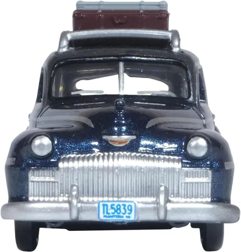 Vista 3 de 1946 DeSoto Suburban con portaequipajes y portaequipajes mariposa azul metálico con tapa gris cristal 1/87 (HO) escala 1/87 (HO) modelo de coche por