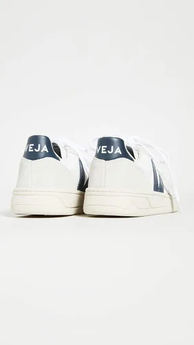 Vista 4 de Veja Women's V-10 Sneaker