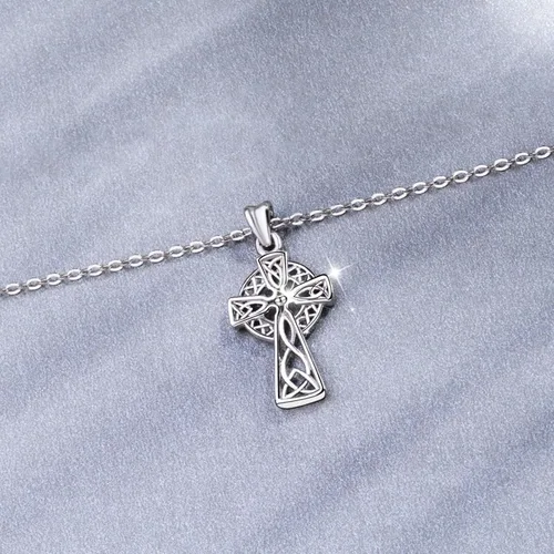 Vista 5 de INFUSEU Joyería irlandesa de plata esterlina, collar de nudo de bruja celta Claddagh para mujeres, adolescentes y niñas