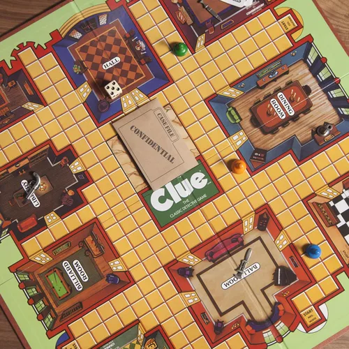 Vista 2 de Clue 1986 Juego de mesa edición clásica (versión en inglés)
