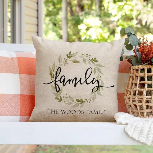 Vista 2 de MRC Wood Products Almohada personalizada con nombre de familia de 16 x 16 pulgadas, funda de cojín personalizada para decoración del hogar y regalo