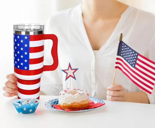 Vista 7 de Whaline Vaso patriótico del 4 de julio de 40 oz con asa, pajita y tapa, estrellas y rayas en rojo, azul y bandera de EE. UU., vaso de viaje del día