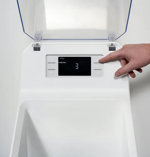 Vista 18 de GE Suavizador de agua inteligente con filtración integrada, 30,000 granos, reduce los minerales duros a toda la casa, WiFi integrado con alertas