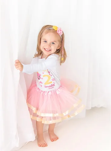 Vista 9 de Luke and Lulu Traje de cumpleaños para niña, diseño de tiburón - 2º cumpleaños niña