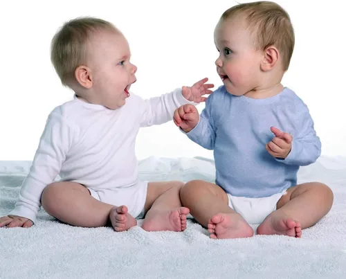Vista 5 de Brix Camiseta de manga larga para niños pequeños, paquete de 4 camisetas de algodón sin etiquetas.
