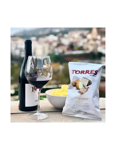 Vista 2 de Torres - Patatas fritas con trufa negra, 1.41 oz (40 g) (paquete de 2) Ligero y crujiente con sabores atrevidos Bocadillo perfecto Importado
