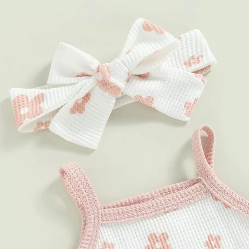 Vista 4 de Qiylii Conjunto de pantalones cortos de verano para bebé recién nacida, diseño floral, con tirantes, parte superior con volantes, pantalones cortos