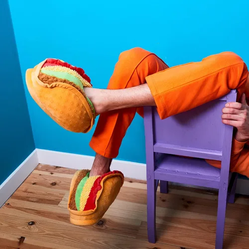 Vista 4 de Coddies Pantuflas de tacos Pantuflas divertidas unisex, novedosas y cómodas, regalo de broma hombres, mujeres y niños