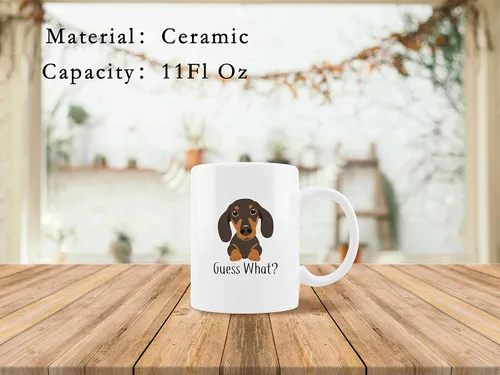 Vista 5 de QUICQOD Taza divertida de perro salchicha para mamá y amantes, taza de café blanca, adivina qué trasero de 11 onzas, regalo de Navidad, Acción