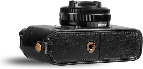 Vista 2 de MegaGear Ever Ready - Media funda de piel auténtica para cámara compatible con Fujifilm X Series X-E4, color negro (MG1981)