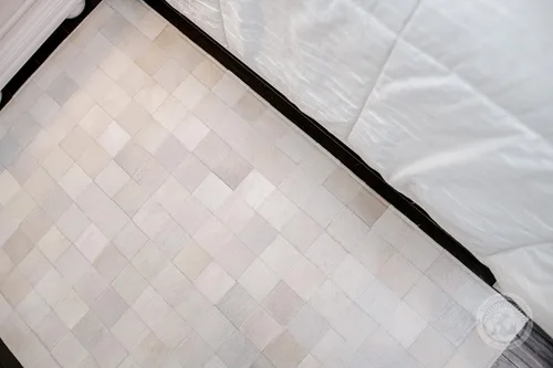 Vista 5 de Sunshine Cowhides Alfombra de piel de vaca Patchwork Blanco Natural - Calidad Premium (4x6')