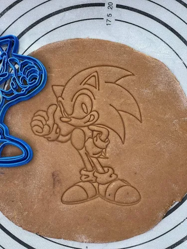 Vista 6 de Cortador y molde de galletas Sonic de 5.1 pulgadas producido por 3D Kitchen Art