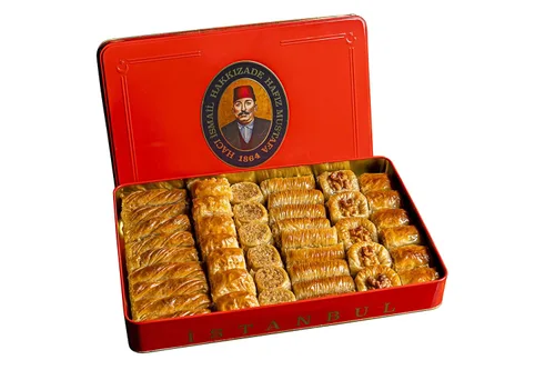 Vista 48 de Hafiz Mustafa 1864 Istanbul Baklava - Caja de pastelería - Bocadillos de postre de Baklava horneados hechos de hojas de masa filo fresca, pistacho