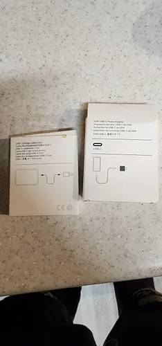 Vista 2 de Cable de carga USB y adaptador de corriente de 20 W