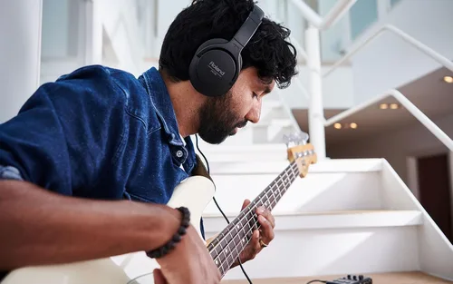 Vista 5 de Roland RH-5 Auriculares para monitor con orejeras, cerradas y de alta calidad para la reproducción de música diaria y reproducción de audio