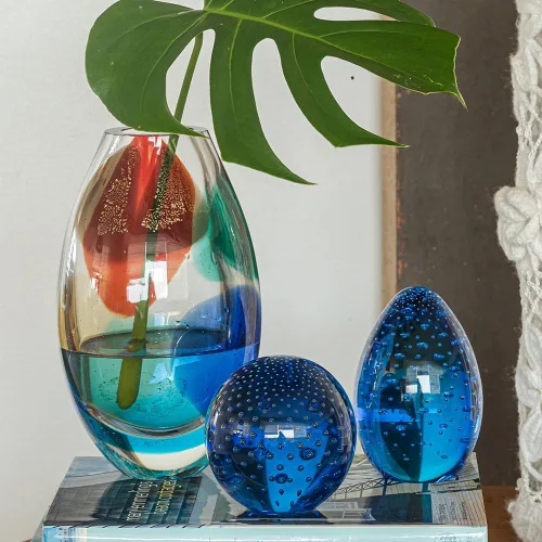 Vista 3 de Cá d'Oro Gran huevo pisapapeles azul con burbujas soplado a mano estilo Murano vidrio de arte para escritorio, decoración y colecciones Huevo ámbar
